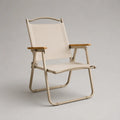 Chaise de jardin pliante beige en aluminium et polyester avec accoudoirs en bambou, 60 x 65 x 87 cm