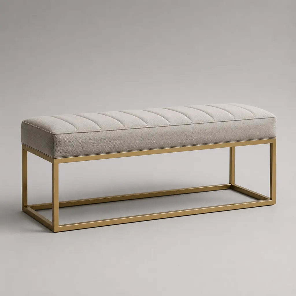 Banc rectangulaire rembourré en tissu beige avec cadre en acier doré, 100 × 35 × 45 cm